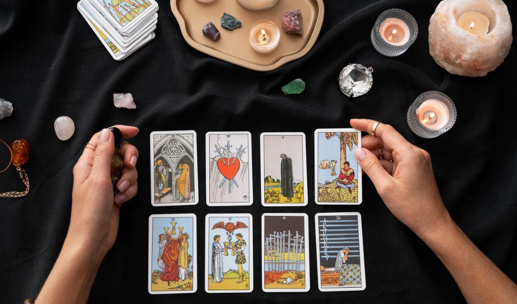 cartes de tarot pour tirage intuitif